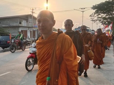 Kisah perjalanan 32 Biksu Jalan Kaki dari Thailand ke Borobudur